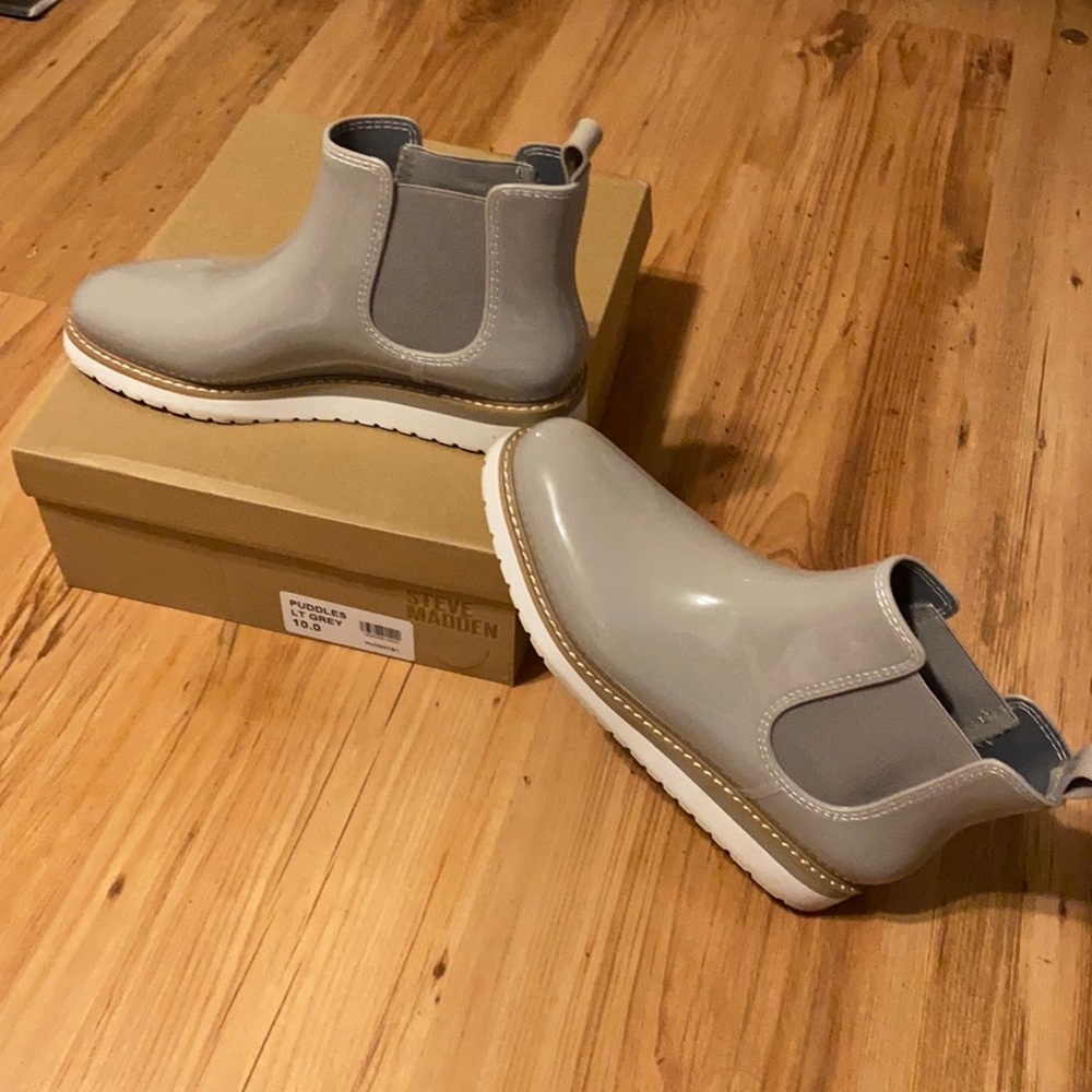 Steve Madden puddle boots